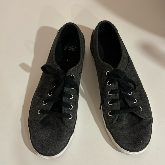 Keds women’s sneakers. - Picture 1 of 4